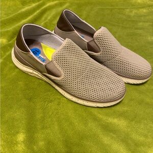 Men's Skechers Relaxed Fit Air-Cooled Beige Slip-On Shoes Sz 10 Gogomat Arch